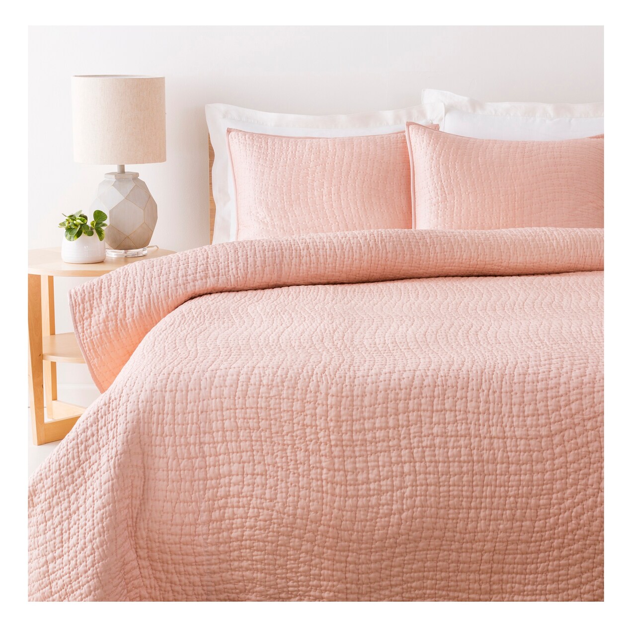 Tiwari Home Pink Contemporary Full or Queen Rectangular Quilt 92" x 108"